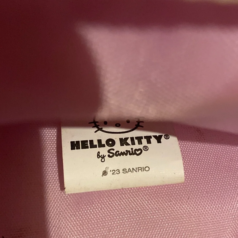 ***NWT*** HELLO KITTY BEAUTY TRAVEL‎ CASE